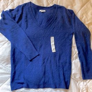Extremely soft V-Neck Sweater BRAND NEW